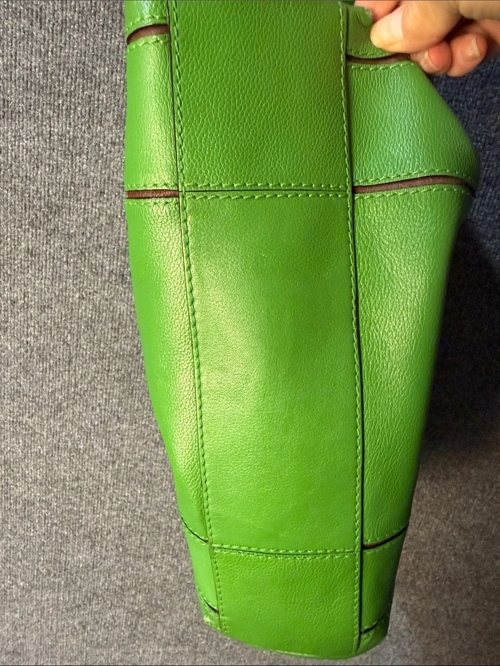 Vintage Kate Spade Green Leather Shoulder Bag with Contrast Trim Excellent!